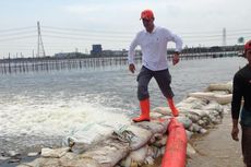 Banjir Rob Masih Genangi Jalan Pantura Semarang