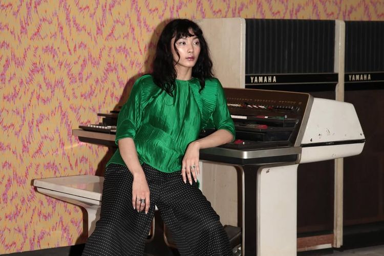 Salah satu busana dari brand KLE karya Kleting Titis Wigati.