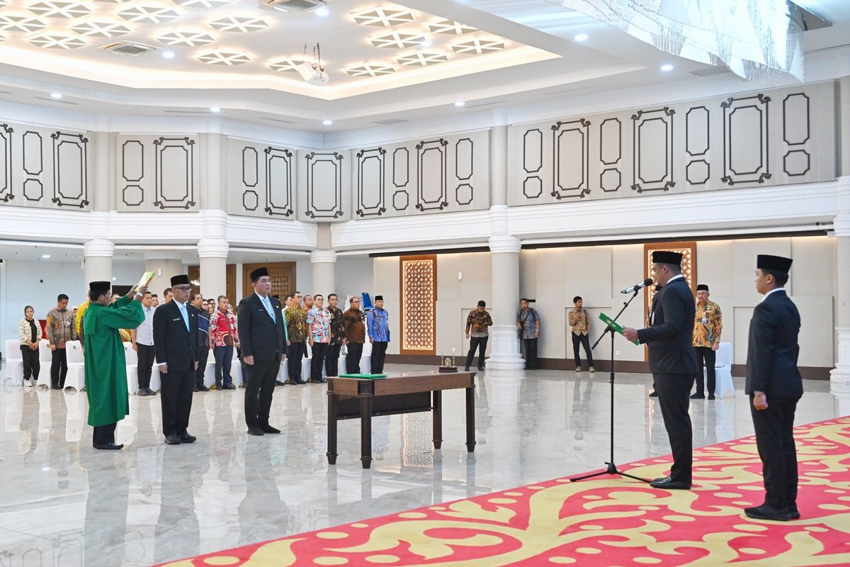 Gubernur Sumatera Utara (Sumut) Bobby Nasution melantik Pejabat Pimpinan Tinggi Pratama Lingkungan Pemerintah Provinsi Sumut di Aula Raja Inal Siregar Kantor Gubernur Sumut Jalan Diponegoro Nomor 30 Medan, Jumat (22/8/2025)