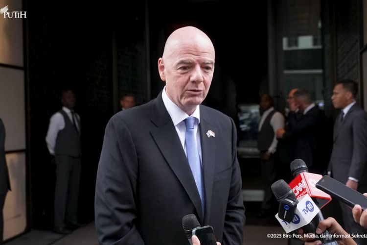 Presiden FIFA Gianni Infantino usai bertemu Presiden Prabowo Subianto di AS, Rabu (24/9/2025). 