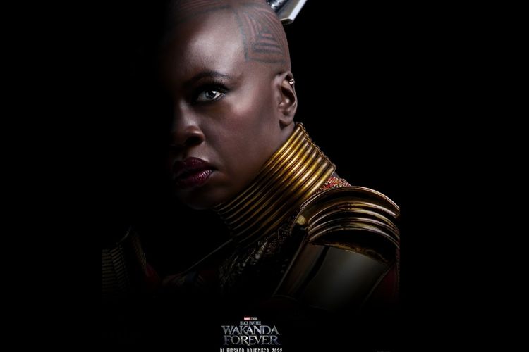 Danai Gurira berperan sebagai Okoye film Black Panther: Wakanda Forever.