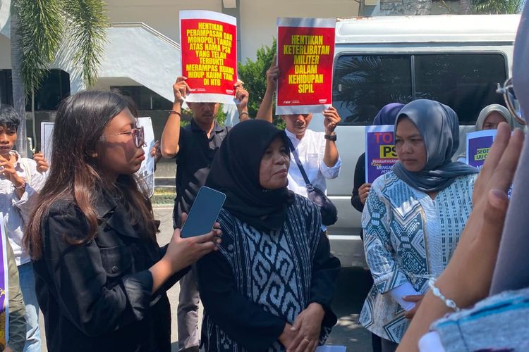 Aksi di DPRD NTB, Solidaritas Perempuan Soroti PSN hingga Pemangkasan Anggaran Pendidikan