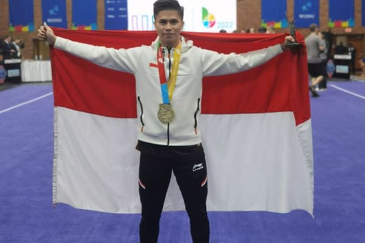 Atlet wushu Indonesia, Edgar Xavier Marvelo, usai mempertahankan gelar juara Changquan pada Kejuaraan Dunia Wushu (Wolrd Games) 2022. 