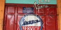 Bengkel Vespa di Bekasi yang Tipu Korban Miliar Rupiah Tutup