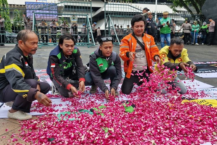 Pengemudi Ojol Minta Payung Hukum, Koordinator Aliansi Sako R2 Jateng Ungkap Alasannya