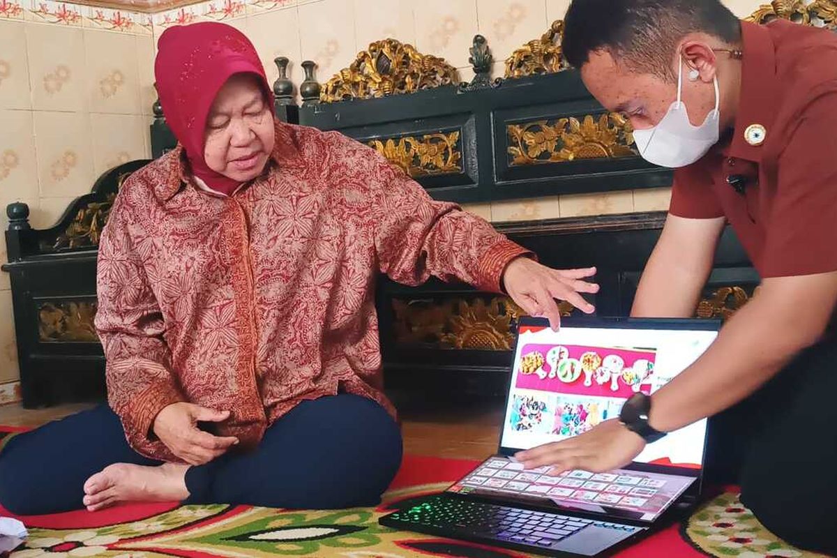 Tri Rismaharini, mantan Mensos RI saat memaparkan program peningkatan kualitas garam kepada petambak garam di Desa Lembung, Kecmatan Galis, Kabupaten Pamekasan, Jumat (6/9/2024).