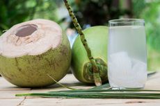 Kelompok Orang yang Perlu Menghindari Minum Air Kelapa, Siapa Saja?