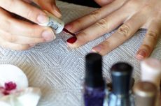 Pertama Kali Coba Nail Art? Ini 5 Hal yang Harus Diperhatikan