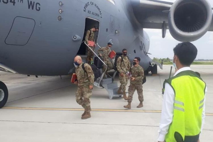 Sejumlah personel USAF tiba di Indonesia untuk menjalani latihan bersama di Pekanbaru, Riau, Senin (14/6/2021).