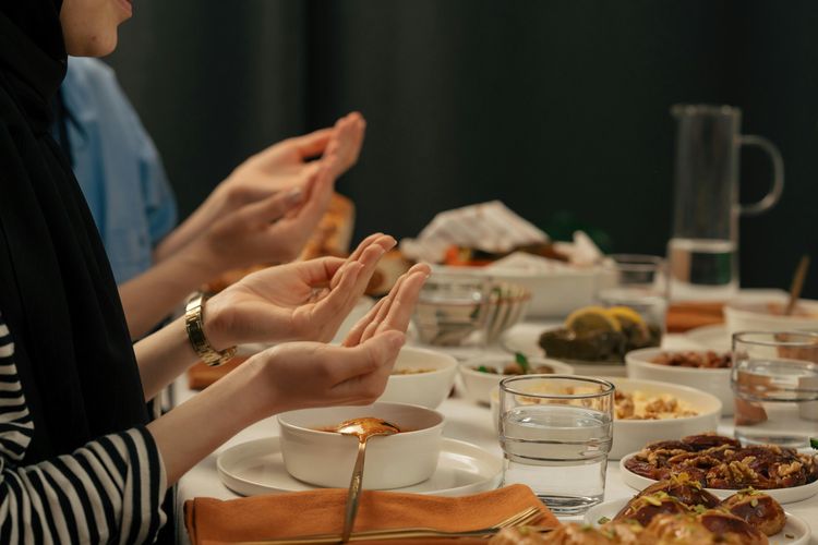 Doa Buka Puasa Ayyamul Bidh dalam Bahasa Arab, Latin, dan Artinya