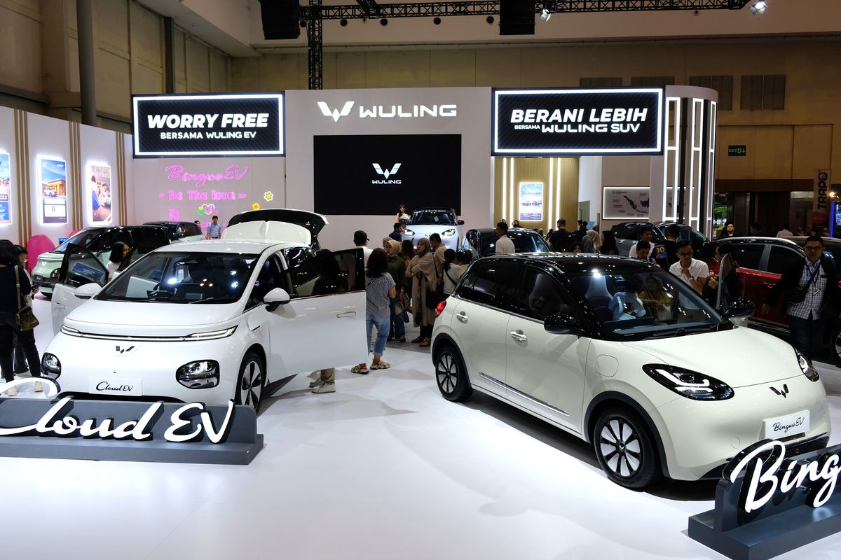 Mobil listrik Wuling tampil di GJAW 2024