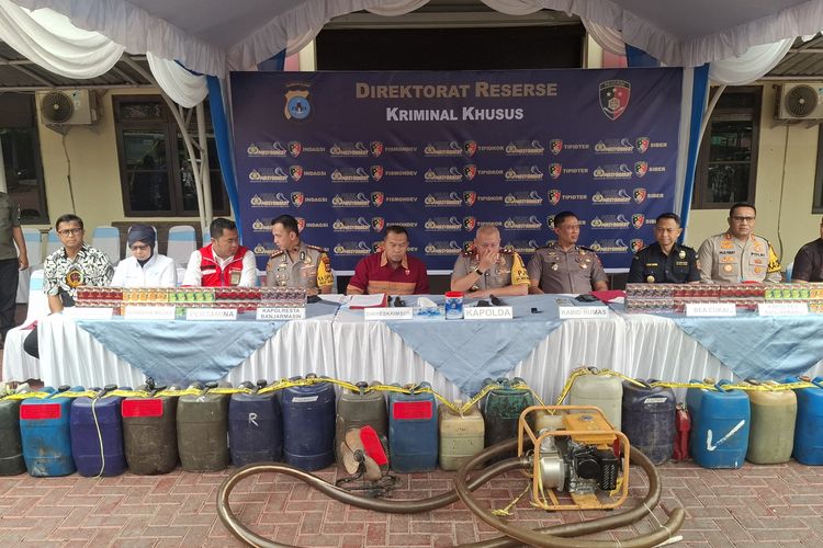 Polda Kalsel Gagalkan Penyelewengan BBM Subsidi: Sita 7.825 Liter, 18 Orang Jadi Tersangka