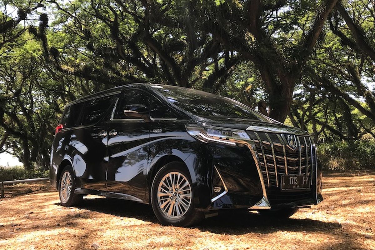 Toyota Alphard Hybrid, menjadi salah satu MPV premium berteknologi hybrid terlaris di Indonesia saat ini.