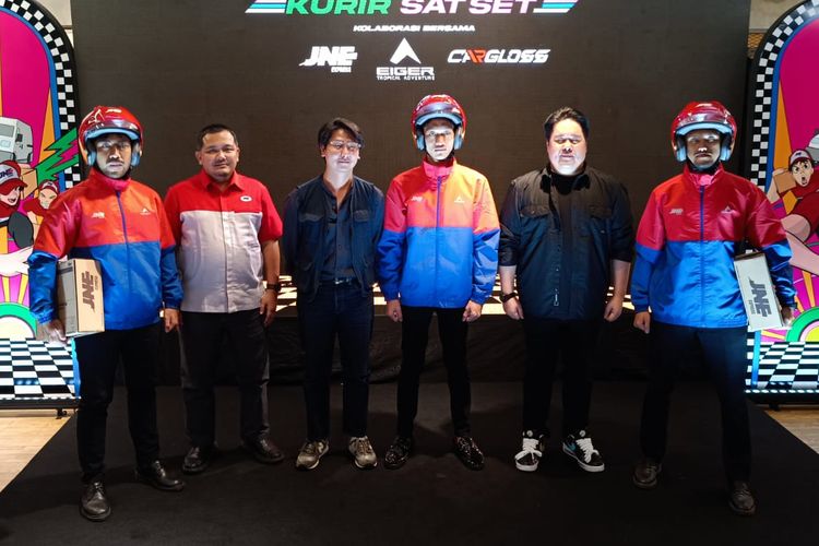 Kolaborasi JNE dengan Eiger dan Cargloss Helmets