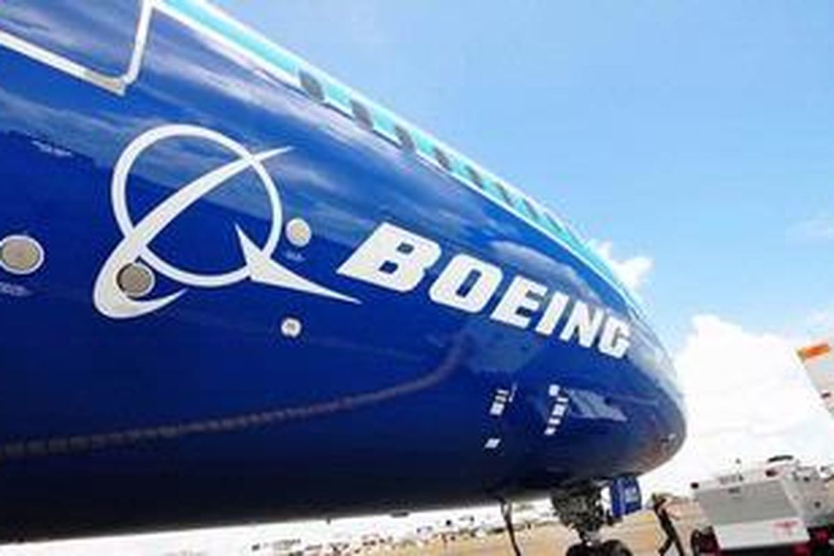 Boeing 787 Dreamliner saat Singapore Airshow 12 February 2012 lalu.