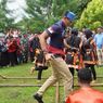 Saat Menteri Sandiaga Uno Menarikan Tarian Adat Maluku di Desa Wisata Hila...