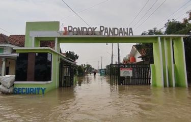 Banjir Rendam Lima Kecamatan di Kabupaten Cirebon, Warga: Ini Tak Biasa...