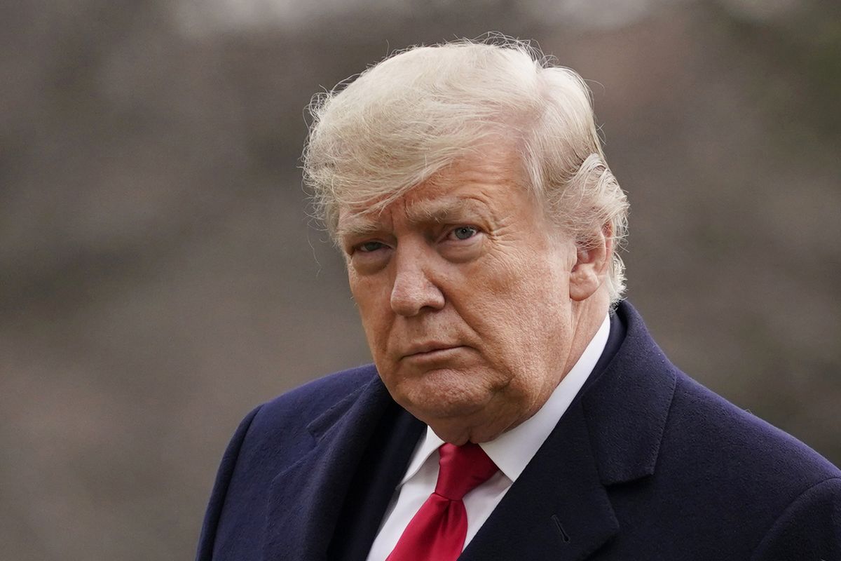 Foto tanggal 31 Desember 2020 menampilkan Donald Trump yang masih menjabat presiden Amerika Serikat saat tiba di South Lawn, Gedung Putih, Washington DC.