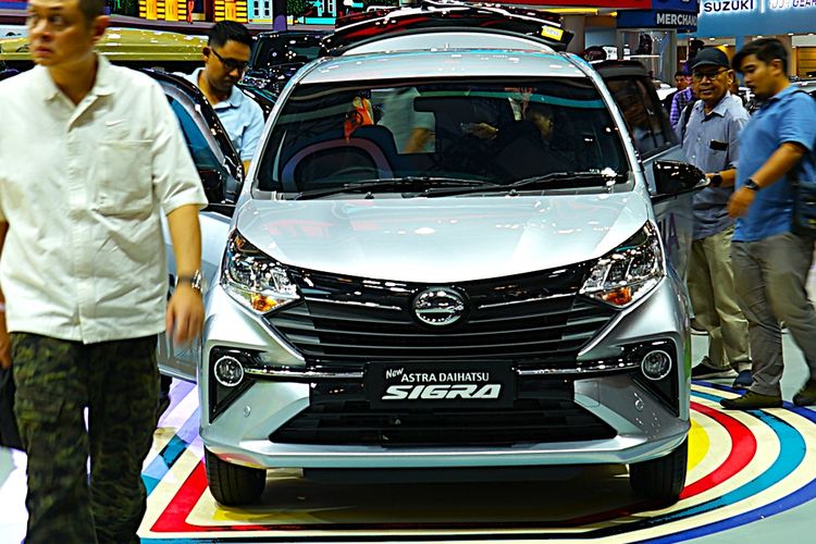 Daihatsu sigra 1.2 R Deluxe di GIIAS 2025