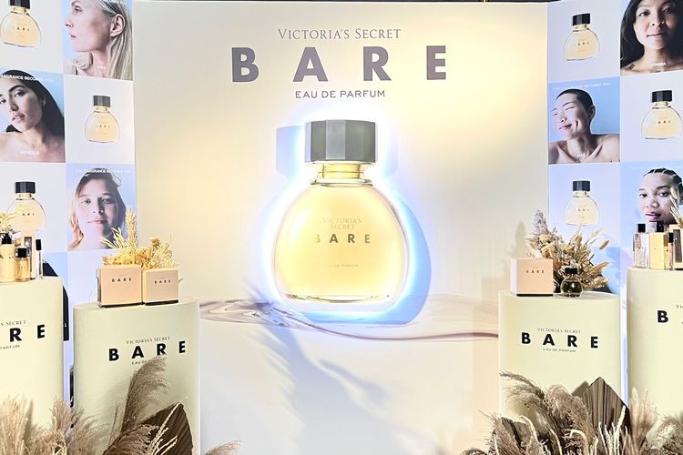 Bare Collection dari Victoria?s Secret, menghadirkan parfum dengan aroma yang personalized, setiap penggunanya akan memancarkan wangi yang berbeda-beda, Kamis (13/10/22) 