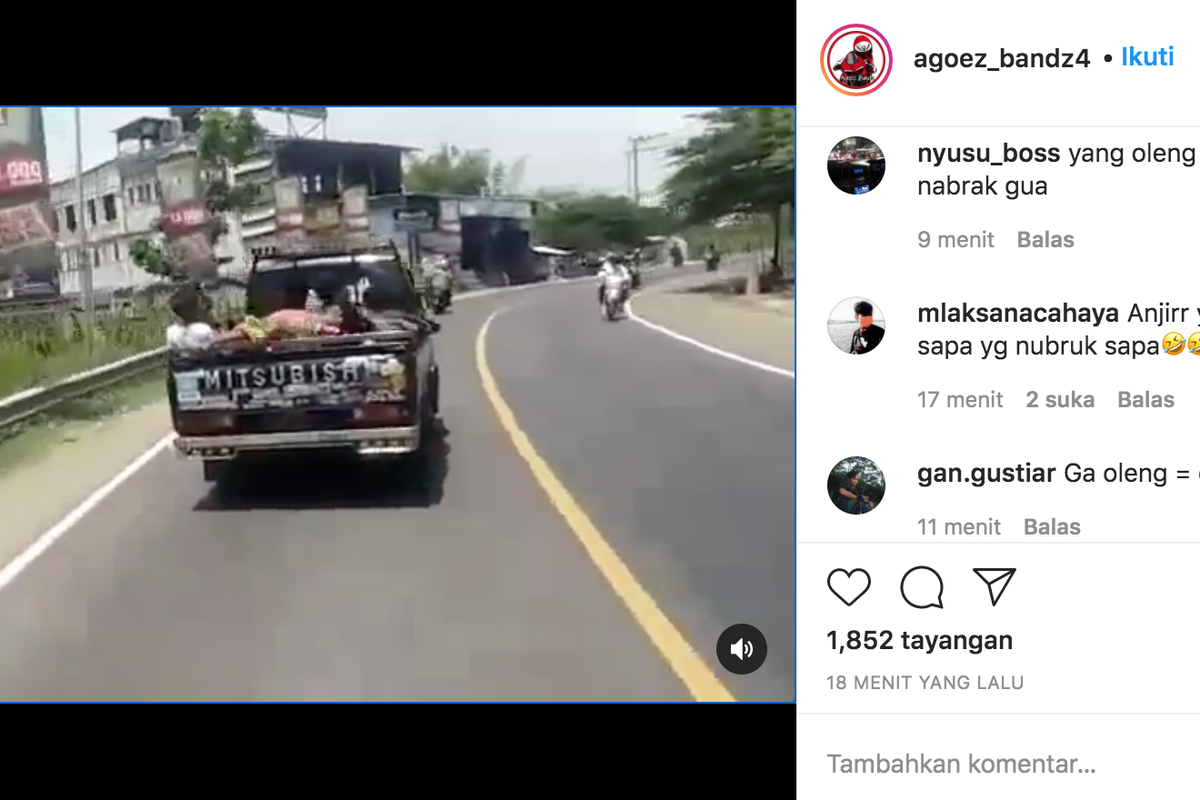 Pengemudi mobil pikap yang ugal-ugalan