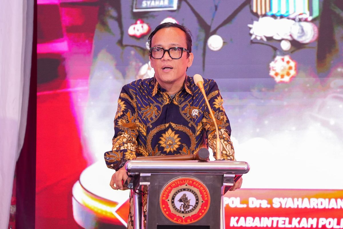 Wakil Menteri Ketenagakerjaan (Wamenaker) Immanuel Ebenezer saat menjadi pembicara pada Rapat Kerja Teknis Fungsi Intelijen Keamanan Polri Tahun 2025 di Graha Kresna, Pusat Pendidikan (Pusdik) Intelijen Lembaga Pendidikan dan Pelatihan Kepolisian Negara Republik Indonesia (Lemdiklat Polri), Soreang, Bandung, Jawa Barat (Jabar), Rabu.