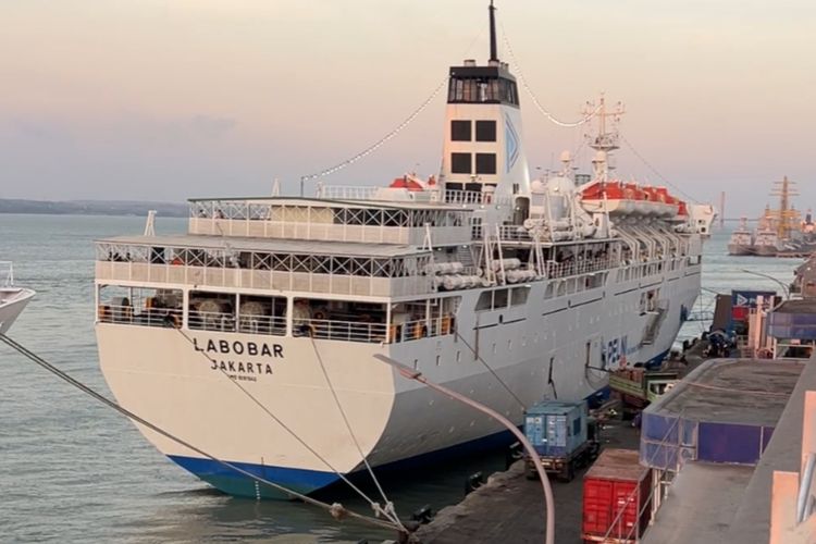 Naik Kapal Pelni KM Labobar dari Surabaya ke Banda Neira, Berapa Lama?