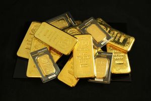 Bank Sentral Dunia Kian Agresif Beli Emas, Dominasi Dollar AS Diprediksi Turun