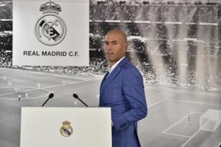 Zinedine Zidane diumumkan sebagai pelatih tim utama Real Madrid untuk menggantikan Rafael Benitez, Senin (4/12/2016).