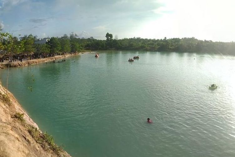 Danau Biru adalah lubang bekas tambang di Kabupaten Paser yang dijadikan obyek wisata oleh masyarakat setempat.