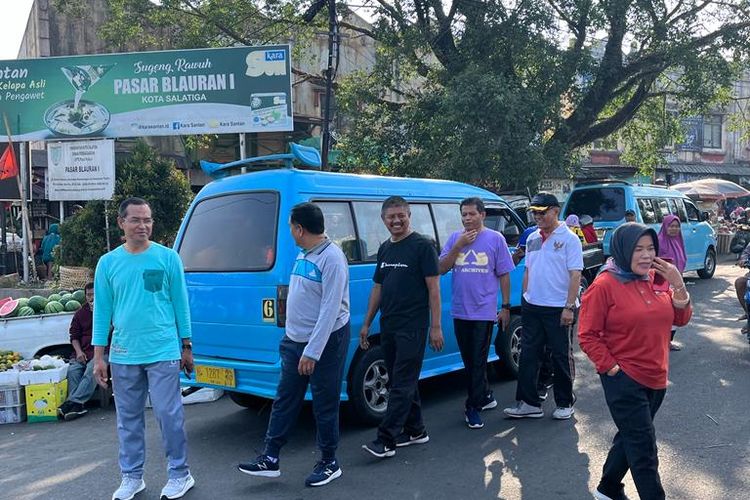 Sekda Kota Salatiga Wuri Pujiastuti meninjau Pasar Blauran terkait rencana kedatangan Presiden Joko Widodo