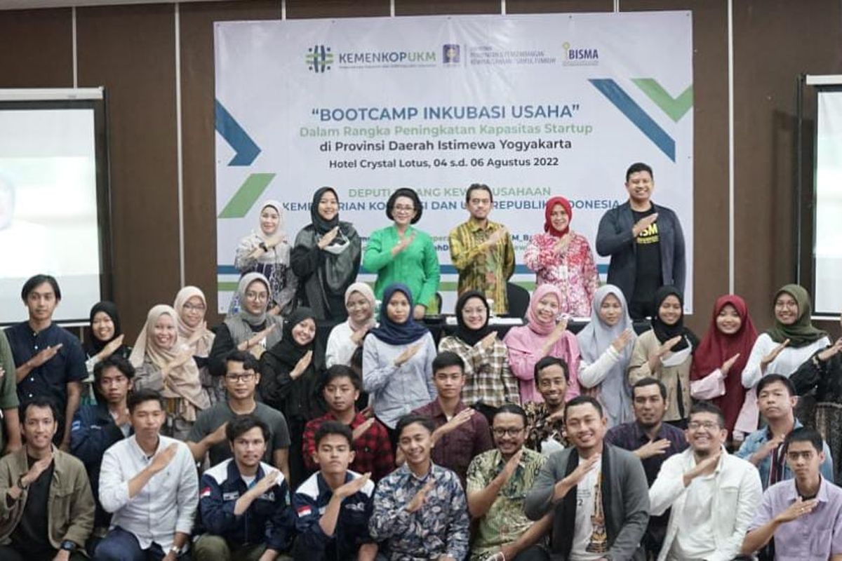 Kementerian Koperasi dan UKM (KemenKopUKM) menggelar program inkubasi bertajuk Bootcamp Inkubasi Usaha di tujuh kota.
