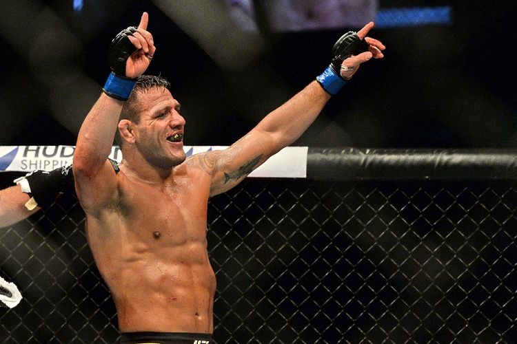 Petarung kelas ringan UFC, Rafael dos Anjos.