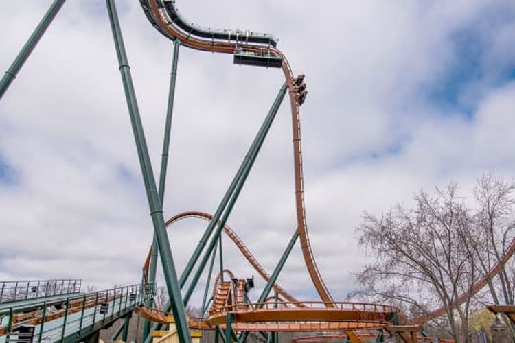 Yukon Striker roller coaster di Ontario