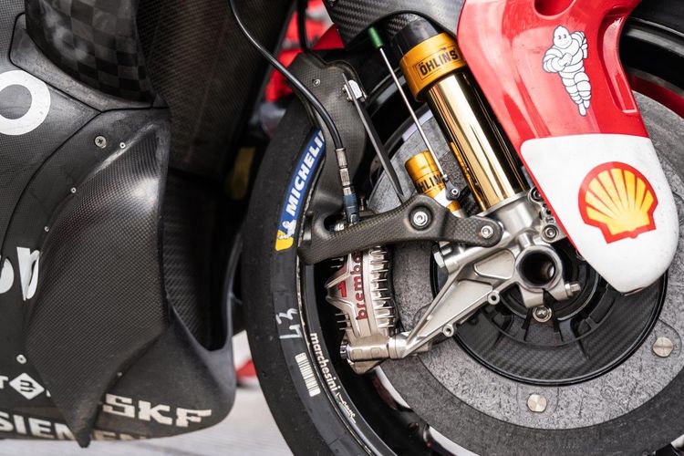 Brembo perkenalkan rem cakram ukuran maksimal untuk motor MotoGP, yakni 355 mm