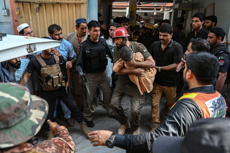 Atap Sekolah di Pakistan Ambruk Saat Pelajaran, 28 Tewas, Puluhan Siswa Belum Dievakuasi
