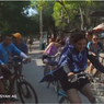 Keluarga Anang Hermansyah Nikmati Bersepeda Mengelilingi Gili Trawangan