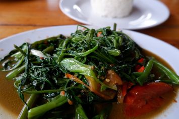 Resep Tumis Kangkung Kemangi, Wanginya Bikin Lapar