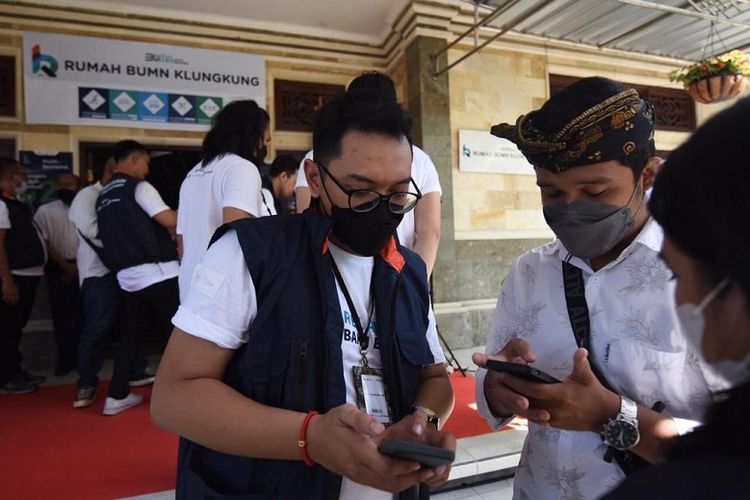 Relawan Bakti BUMN di Rumah BUMN Klungkung Bali.