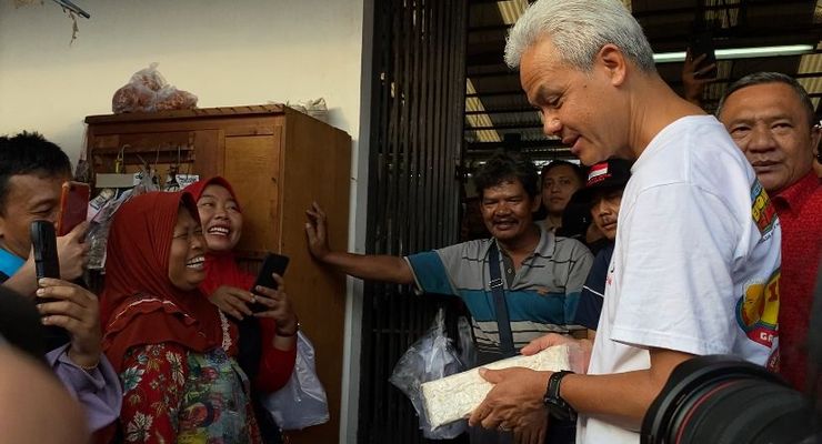 Pedagang Mengeluh Kedelai Langka Saat Ganjar Kunjungi Pasar Kebon Agung Boyolali