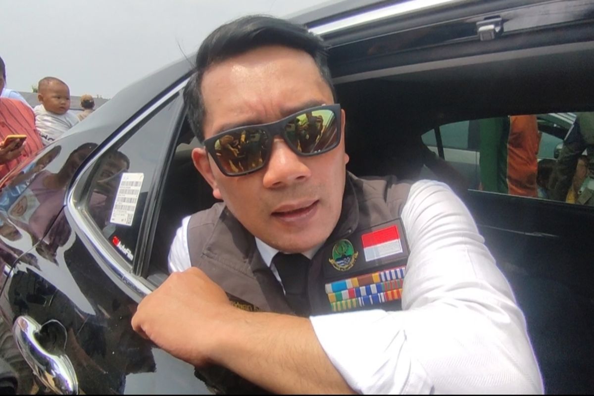 Ridwan Kamil memberikan tanggapan hasil survei Litbang Kompas terkait elektabilitas dirinya yang tinggi sebagai cawapres, jelang Pilpres 2024, di Cirebon Selasa (22/8/2023)