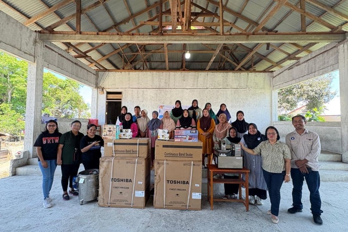 Universitas Kristen Indonesia Maluku (UKIM) berkolaborasi dengan Universitas Pattimura (UNPATTI) menjalankan Program Kosabangsa di Desa Kawa, Kabupaten Seram Bagian Barat, Maluku.