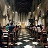 Misa Malam Natal 2021 di Katedral Jakarta, Jemaat Pakai Masker dan Jaga Jarak Fisik