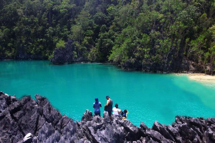 Blue Lagoon, salah satu wisata di Pulau Labengki, Konawe Utara, Sulawesi Tenggara