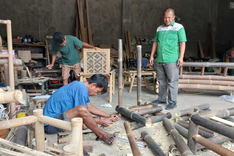 Kisah Marzuni di Sleman Bawa Kerajinan Tembus Pasar Eropa, Buka Sekolah Perajin Bambu