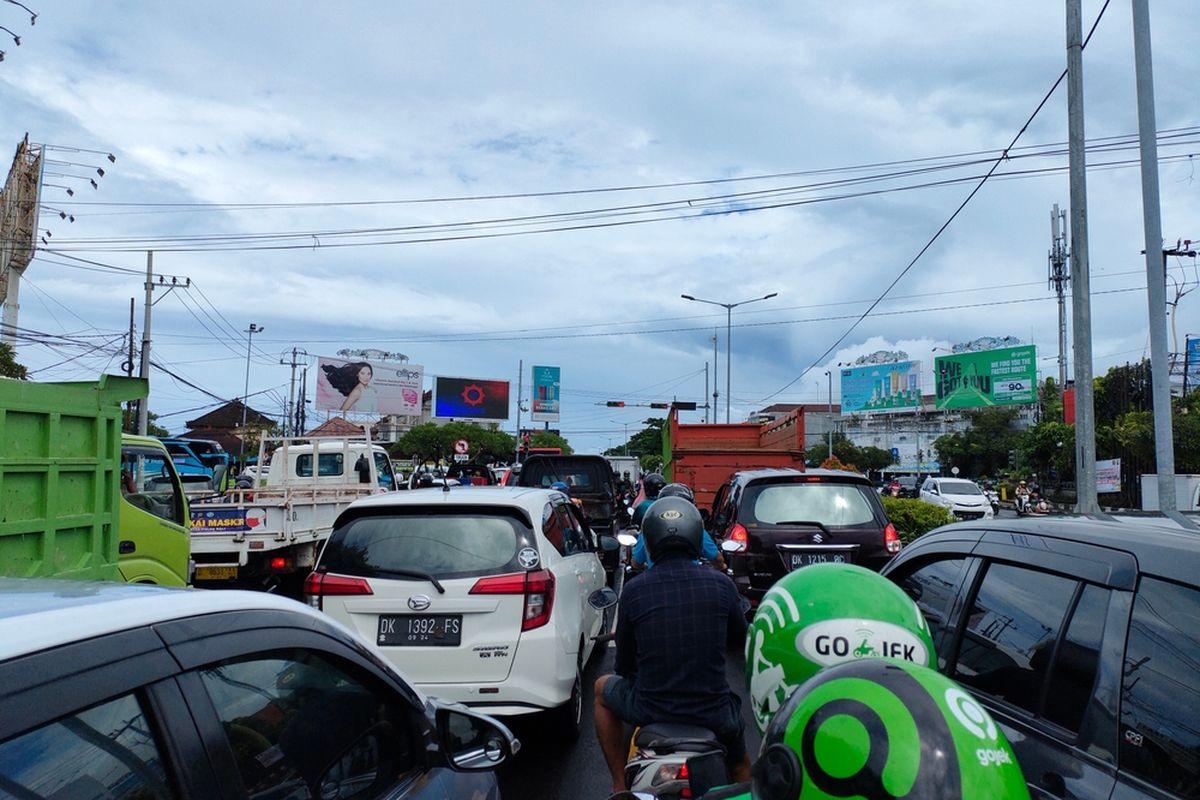 Ilustrasi Bali macet di sejumlah ruas jalan selama libur tahun baru.
