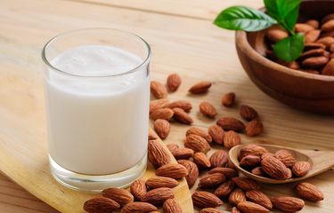 Ini yang Akan Terjadi pada Tubuh jika Minum Susu Almond Setiap ...