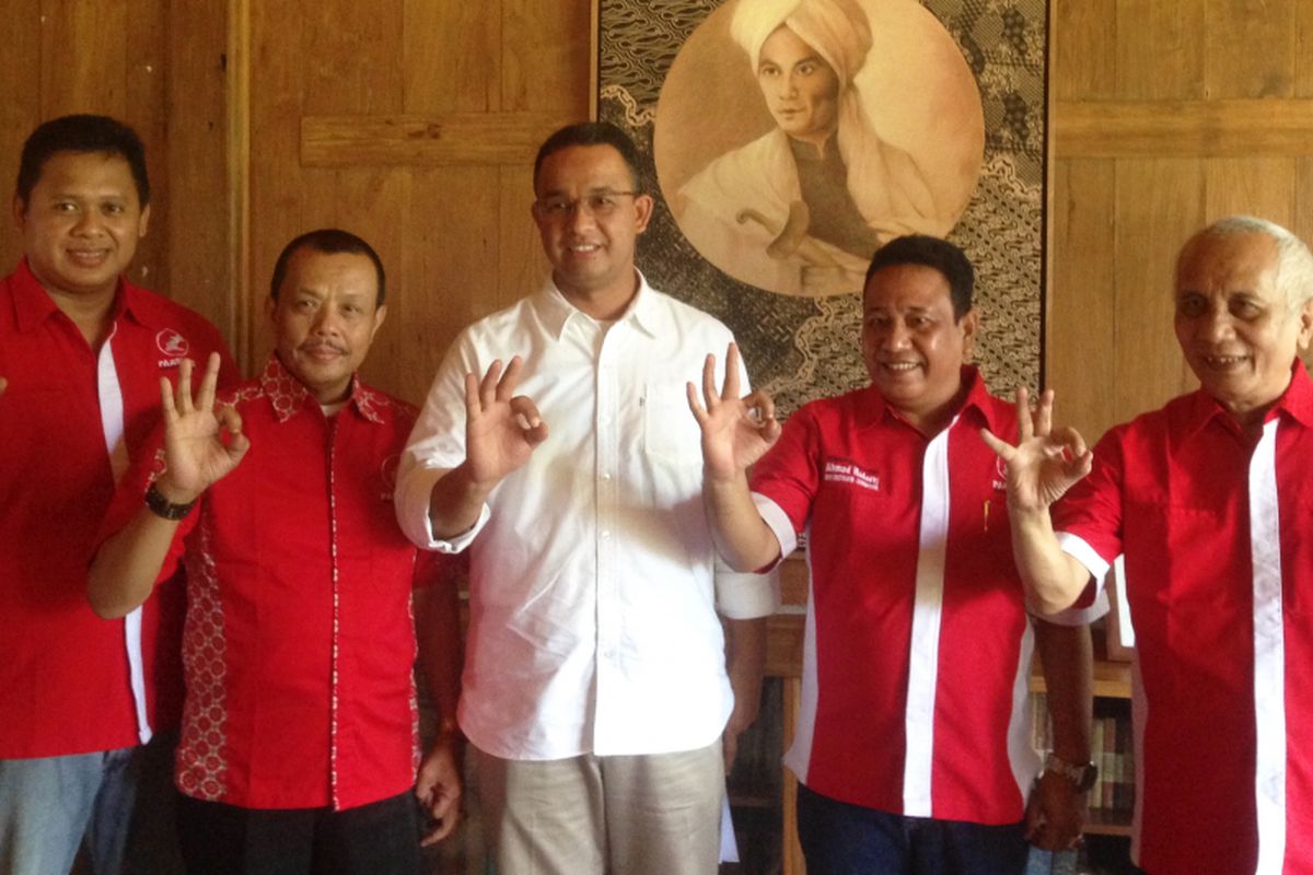 Calon gubernur DKI Jakarta Anies Baswedan menerima dukungan dari Partai Parsindo di kediamannya di kawasan Lebak Bulus, Jakarta Selatan, Selasa (4/4/2017).