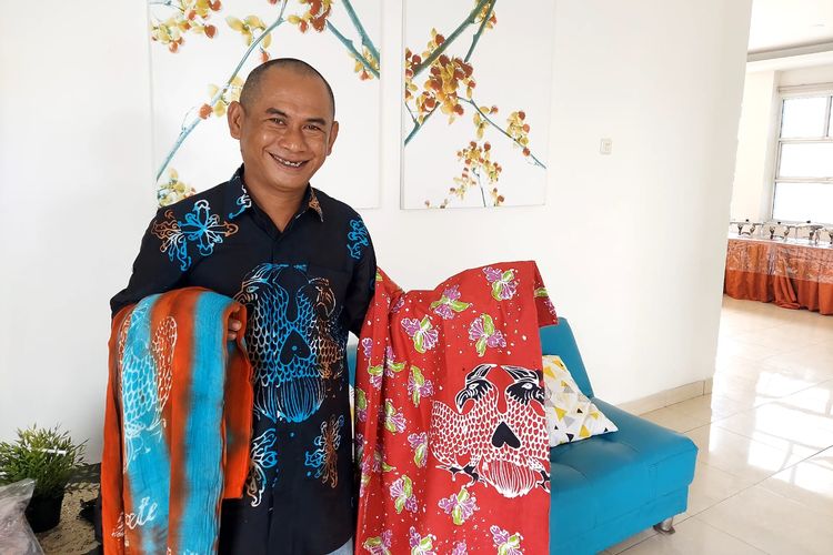 Kustalani dengan produk batik bermotif rempah khas Ternate