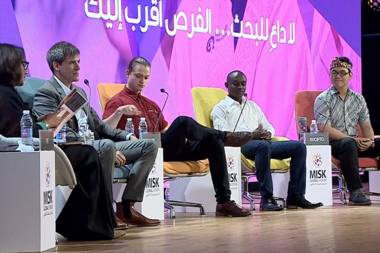 Ryan Sucipto (paling kanan), pendiri Social Designee, startup binaan inkubator teknologi Skystar Ventures UMN terpilih sebagai sebagai salah pembicara dalam forum Misk Global Forum (MGF) pada 14-15 November 2018 di Riyadh, Saudi Arabia.